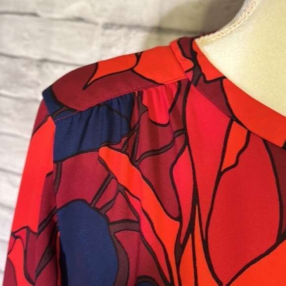 LOFT Floral Pattern Top - Picture 2 of 2